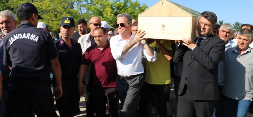 Otobüs kazasında hayatını kaybeden vatandaş Edirne’de defnedildi