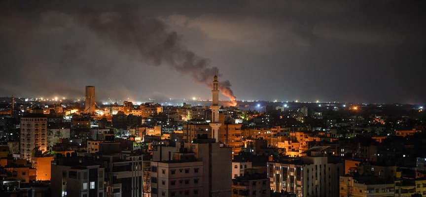 İsrail ordusu: Gazze'ye tank ve zırhlı birliklerle saldırıya devam edeceğiz