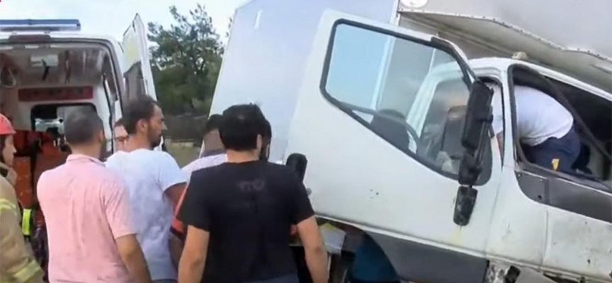 İstanbul'da yağış zincirleme kazaya neden oldu: Yaralananlar var