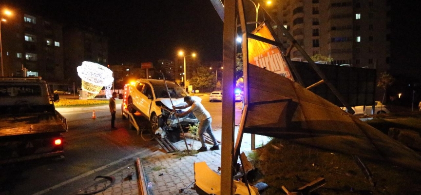 Kahramanmaraş'ta iki otomobil çarpıştı: 8 yaralı