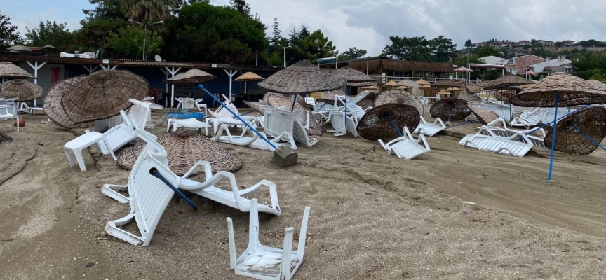 Silivri'de sel plajı vurdu