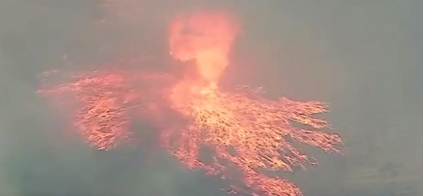 ABD'de alev hortumu böyle görüntülendi