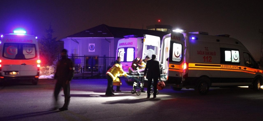 Ankara'da otomobil devrildi: 2 yaralı