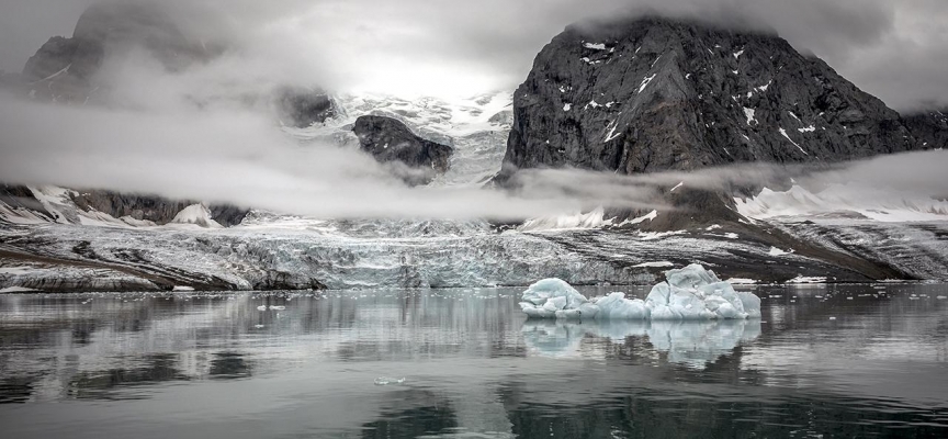 Azalan deniz buzu dünya iklimini tehdit ediyor