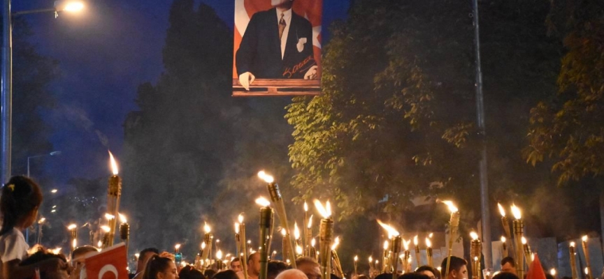 Bilecik'te fener alayı düzenlendi