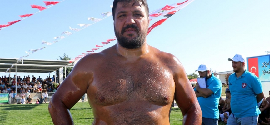 "Usta" başpehlivan Recep Kara'dan genç başpehlivanlara destek