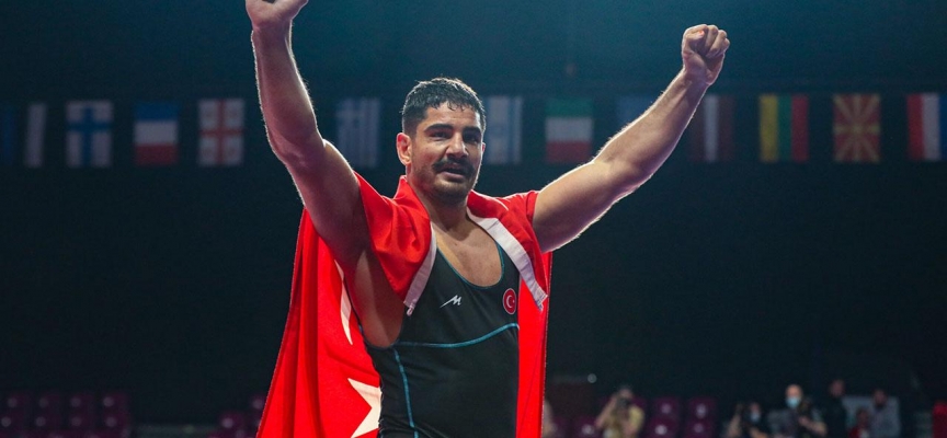 Taha Akgül Dünya Güreş Şampiyonası'nda finalde
