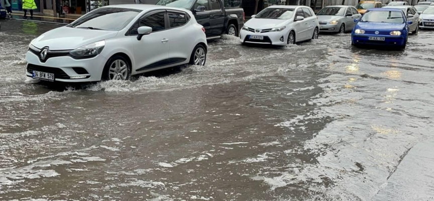 Hatay'da sağanak etkili oluyor