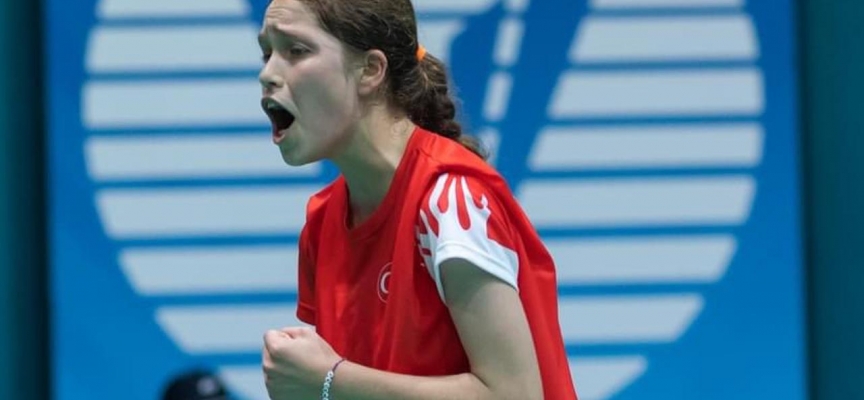 Milli sporculardan biri altın 3 madalya