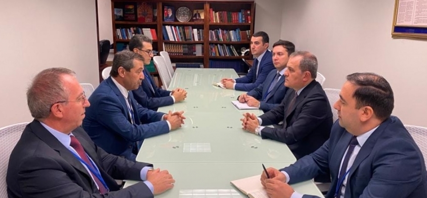 Dışişleri Bakanı Ertuğruloğlu, Azerbaycanlı mevkidaşı ile New York’ta görüştü