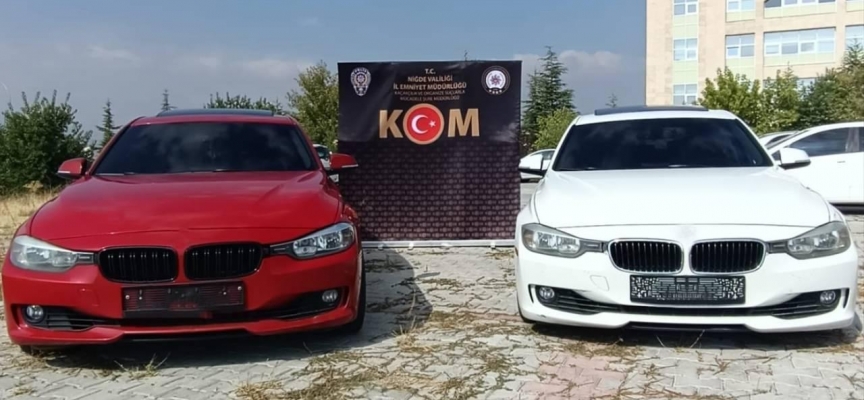 Yasal süresi dolup yurt dışına çıkarılmayan 2 otomobil ele geçirildi