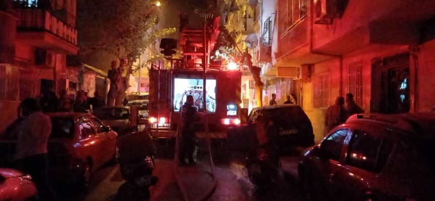 Eşine sinirlenip evi yaktı