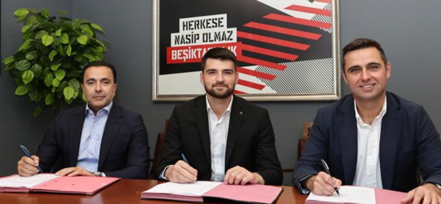 Beşiktaş'ta Ersin Destanoğlu'nun sözleşmesi yenilendi