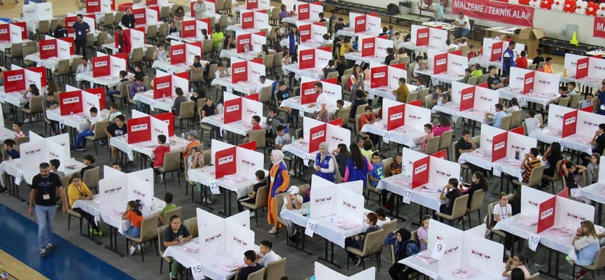 Uşak'ta öğrenciler "DENEYAP Teknoloji Atölyeleri" uygulama sınavına girdi