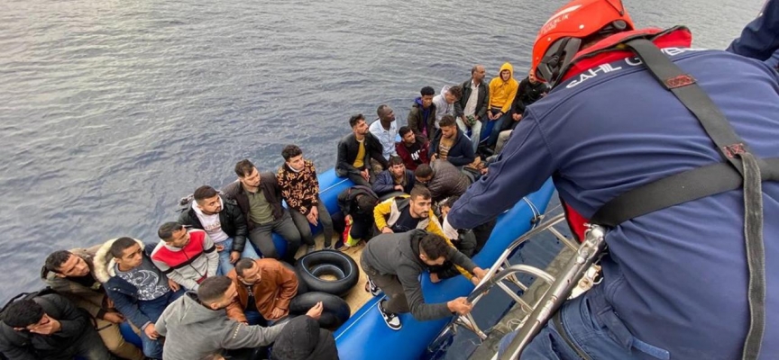 Kuşadası açıklarında 75 düzensiz göçmen kurtarıldı