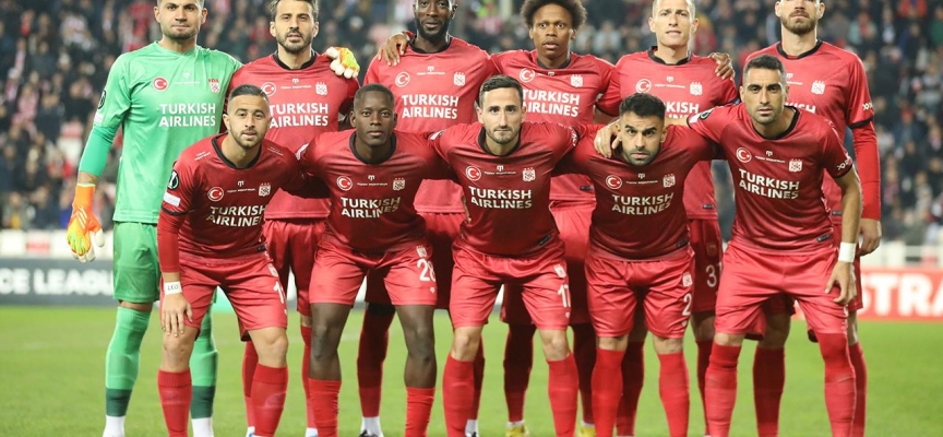 Rıza Çalımbay'dan Avrupa'da tek değişiklik