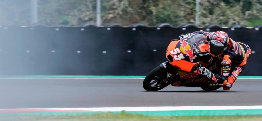 Deniz Öncü Moto3'de sezonun son yarışına ikinci sırada başlayacak