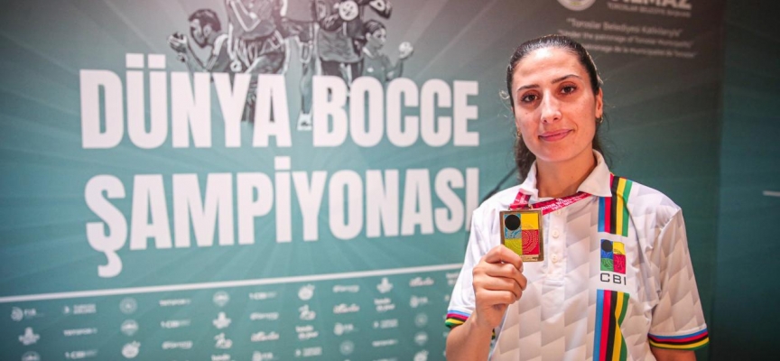 Dünya şampiyonu Eda Sayak ilke imza attı