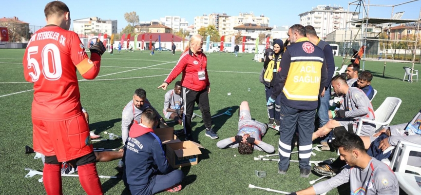 Kadın antrenör ampute kadın futbol takımı kurmak için çalışıyor