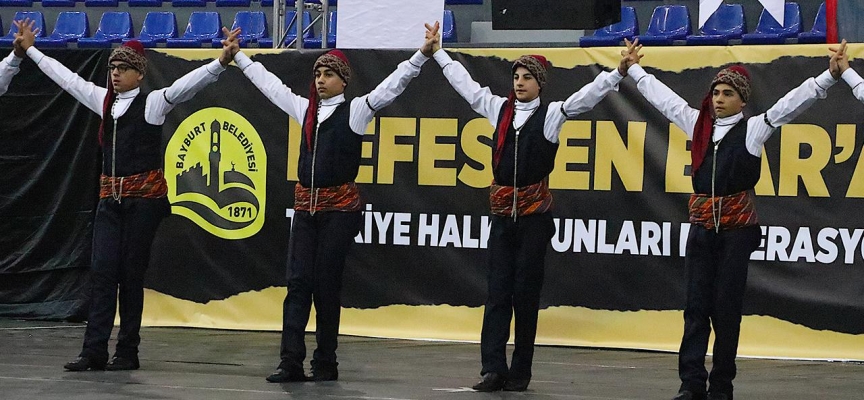 Türkiye Halk Oyunları Federasyonu Yıldızlar Türkiye Şampiyonası Bayburt'ta başladı