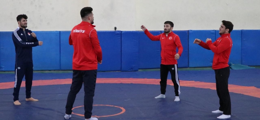 Milli güreşçilerin hedefi 2024 Paris Olimpiyatları