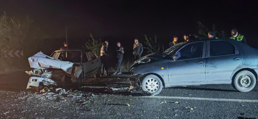 Kahramanmaraş'ta iki otomobil çarpıştı: 4 yaralı