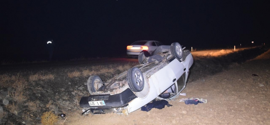 Konya'da devrilen otomobildeki 2 kişi yaralandı