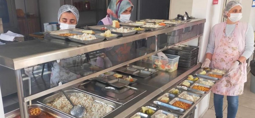 Uşak'ta 10 bin 762 öğrenciye ücretsiz yemek