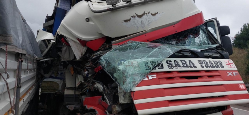 Samsun’da tırlar birbirine girdi: 1 yaralı