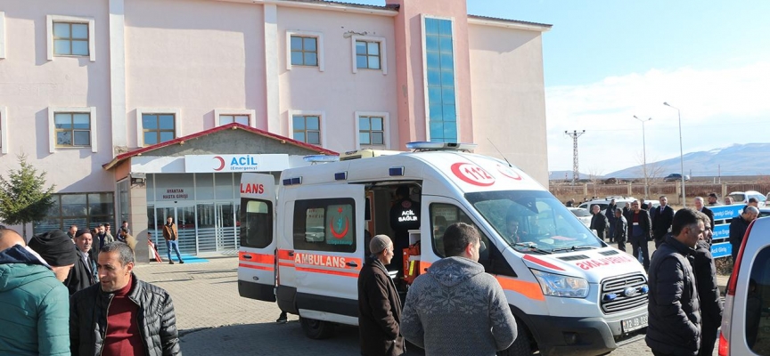 Bingöl'de okul servisinin çarptığı iki kardeşten biri hayatını kaybetti