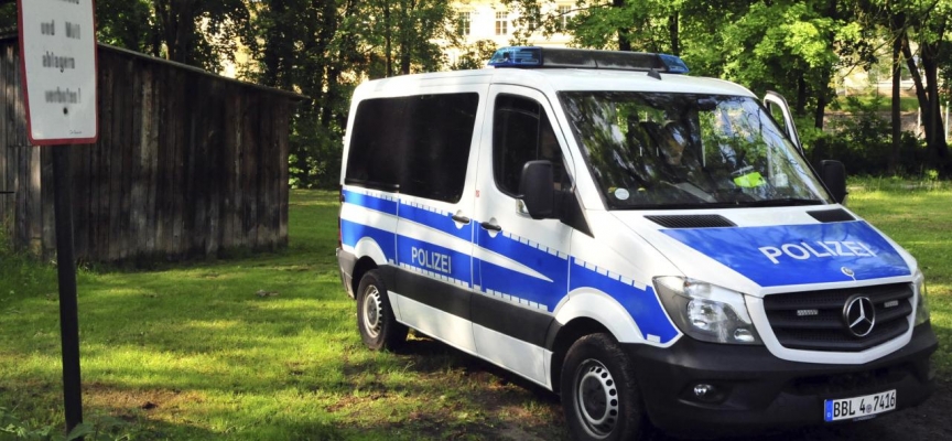 Almanya'da iki çocuğa okul yolunda bıçaklı saldırı