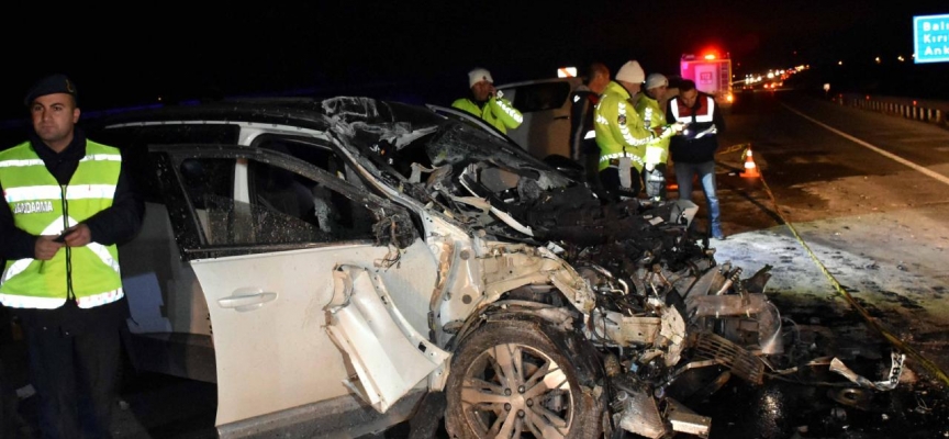 3 araç zincirleme kazaya karıştı: 4 yaralı