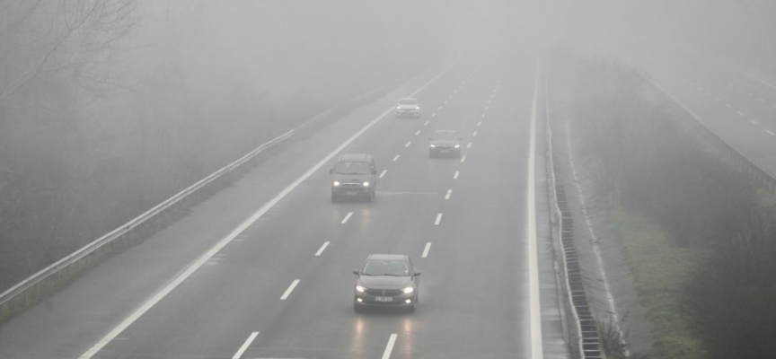 Anadolu Otoyolu'nda sis nedeniyle görüş mesafesi düştü
