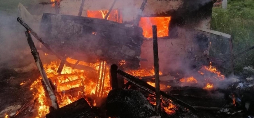 Kırklareli'nde bir evde çıkan yangın itfaiye ekiplerince söndürüldü