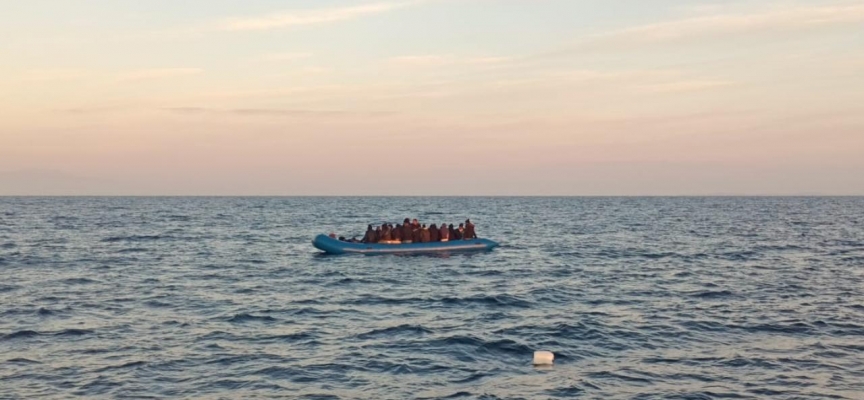 Türk kara sularına itilen 114 düzensiz göçmen kurtarıldı