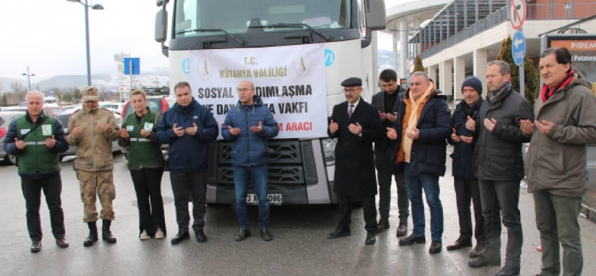 Kütahya'dan depremzedeler için bölgeye 21 tır yardım malzemesi gönderildi