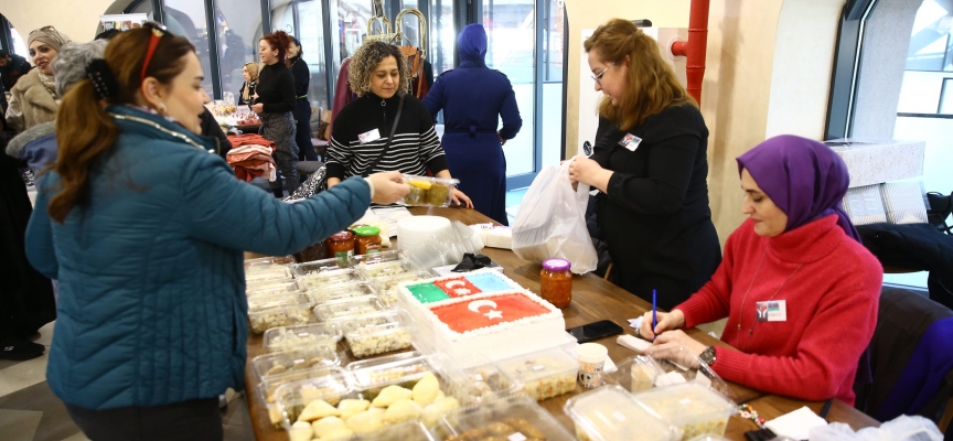 Bakü’de, Türkiye’deki depremzedeler için kermes düzenlendi..KKTC’nin Bakü Temsilcisi Turganer de katıldı