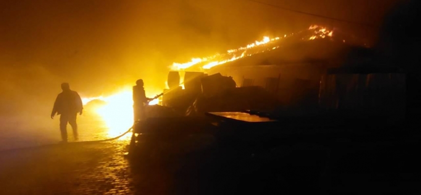 Kocaeli'de depo yangını