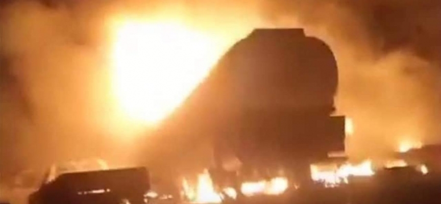 Nijerya'da petrol yüklü aracın patlaması sonucu çok sayıda kişi öldü