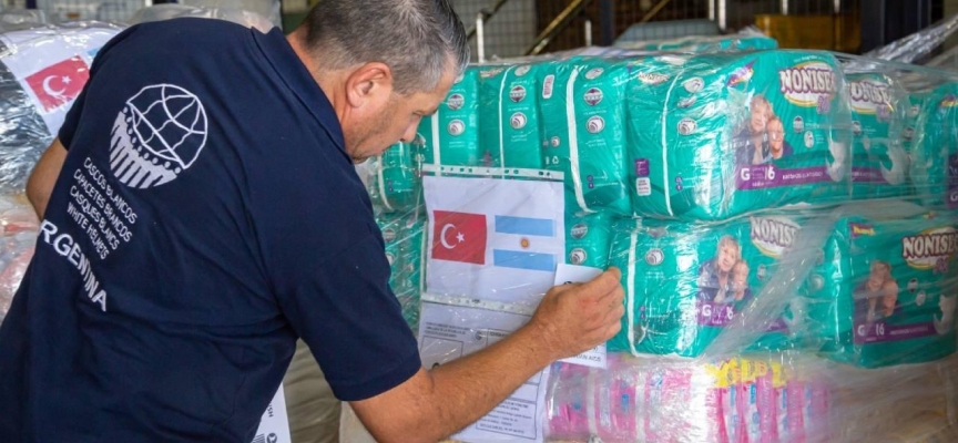Arjantin'de depremzedeler için toplanan yardımlar Türkiye'ye yollandı