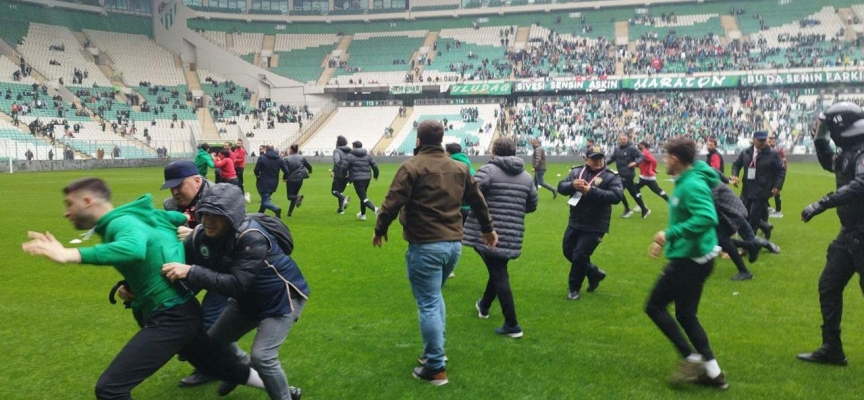 Bursaspor-Amed Sportif Faaliyetler maçında olaylar çıktı