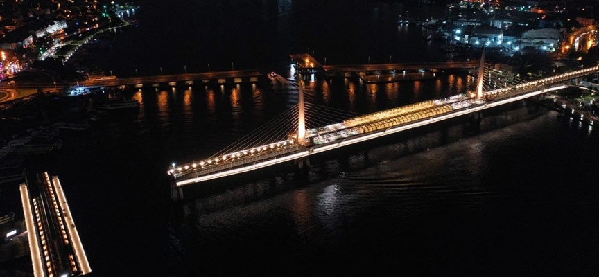 İstanbul'da Yeni Galata ve Atatürk Köprüleri trafiğe kapatıldı
