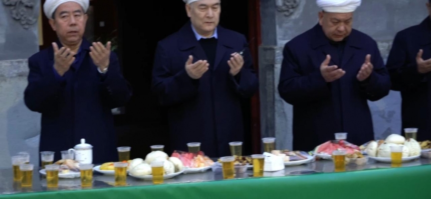 Pekin'de ilk iftar heyecanı