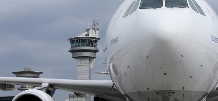 Kanada ve BAE'li iki hava yolu şirketi İsrail'e uçuşları durdurdu