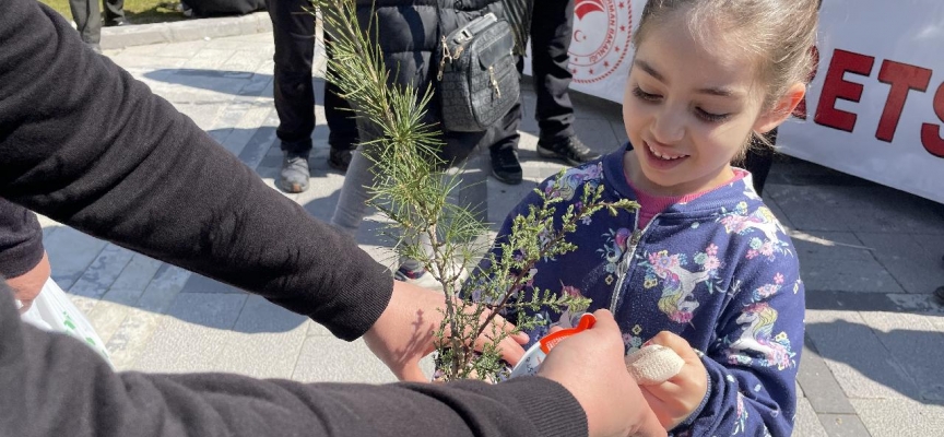 Elazığ'da 6 bin fidan dağıtımı yapıldı