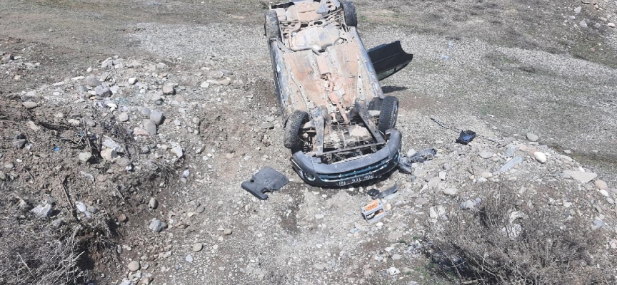 Tunceli'de devrilen otomobildeki 2 kişi yaralandı