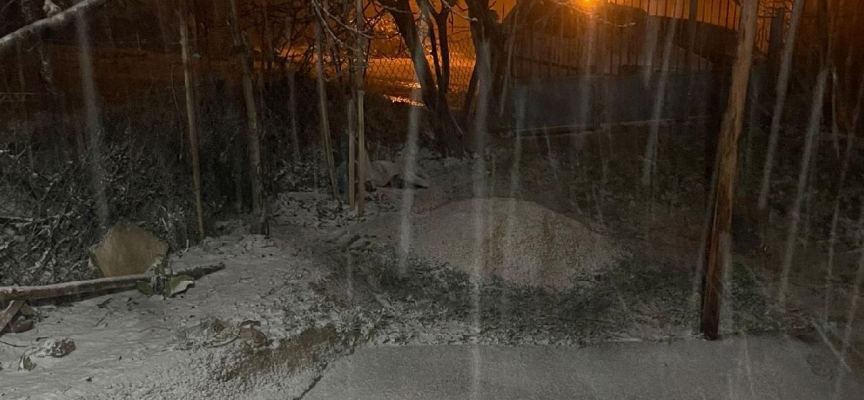 Elazığ'ın Baskil ilçesinde kar yağışı etkili oldu