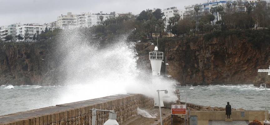 Meteoroloji'den Doğu Akdeniz'e "fırtına" uyarısı