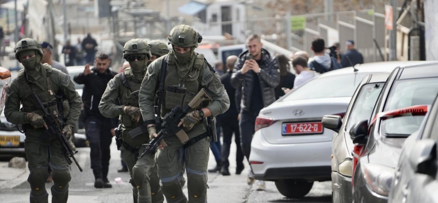 İsrail cuma namazı öncesi Batı Şeria'daki Filistinlilerin Kudüs'e girişini kısıtladı