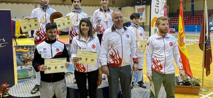 Milli eskrimciler İspanya'da 4 madalya kazandı